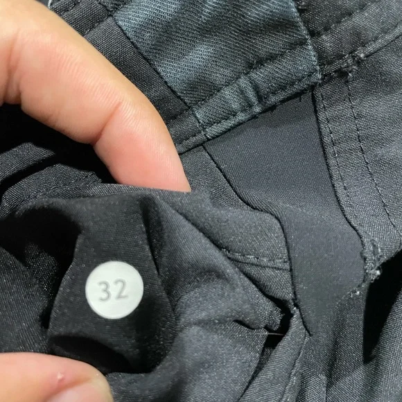 Lululemon Men’s shorts - Picture 4 of 4